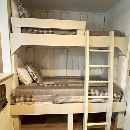 Standard Condos With Free Parking Мамът Лейкс Стая снимка
