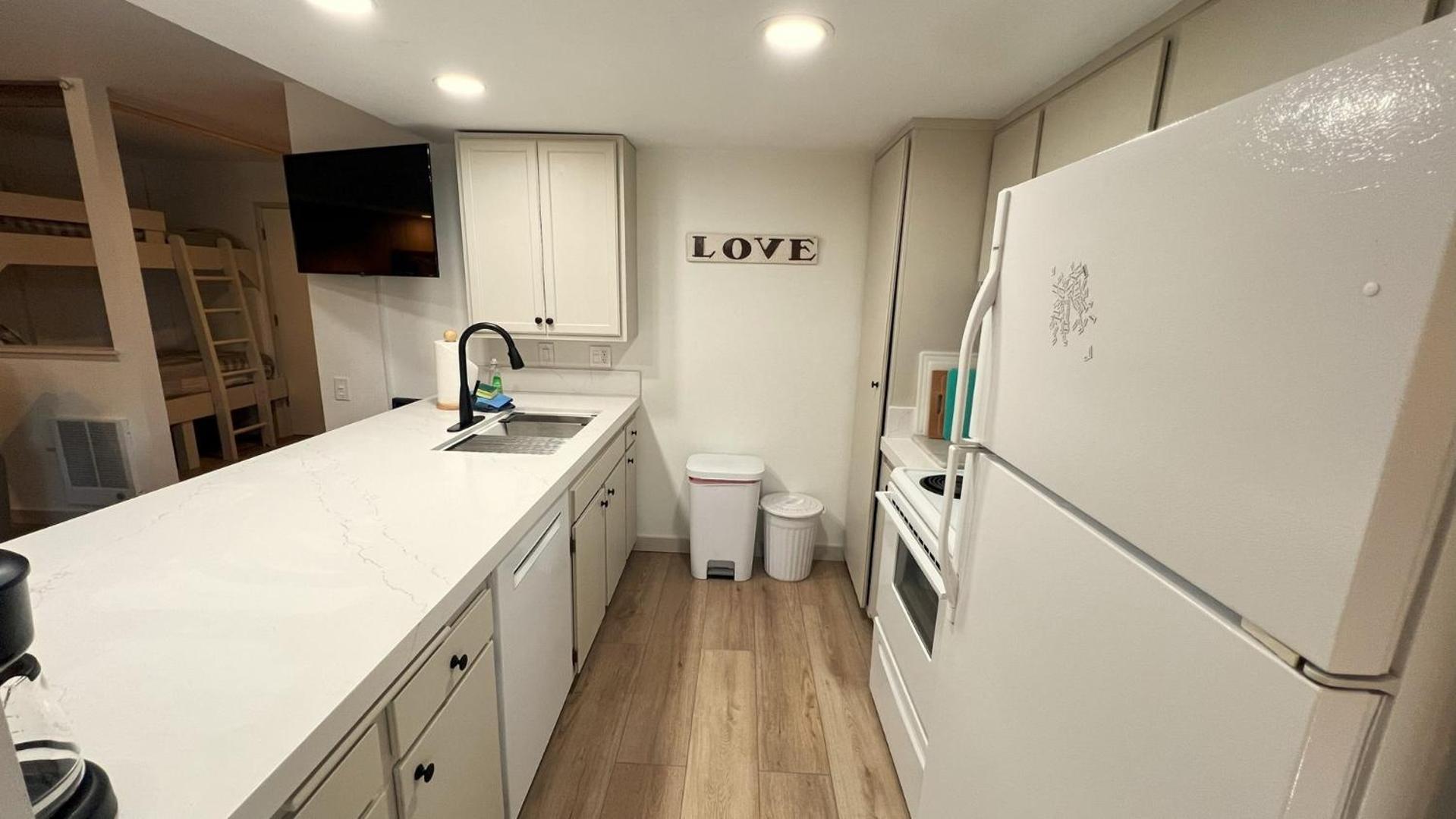 Standard Condos With Free Parking Мамът Лейкс Стая снимка
