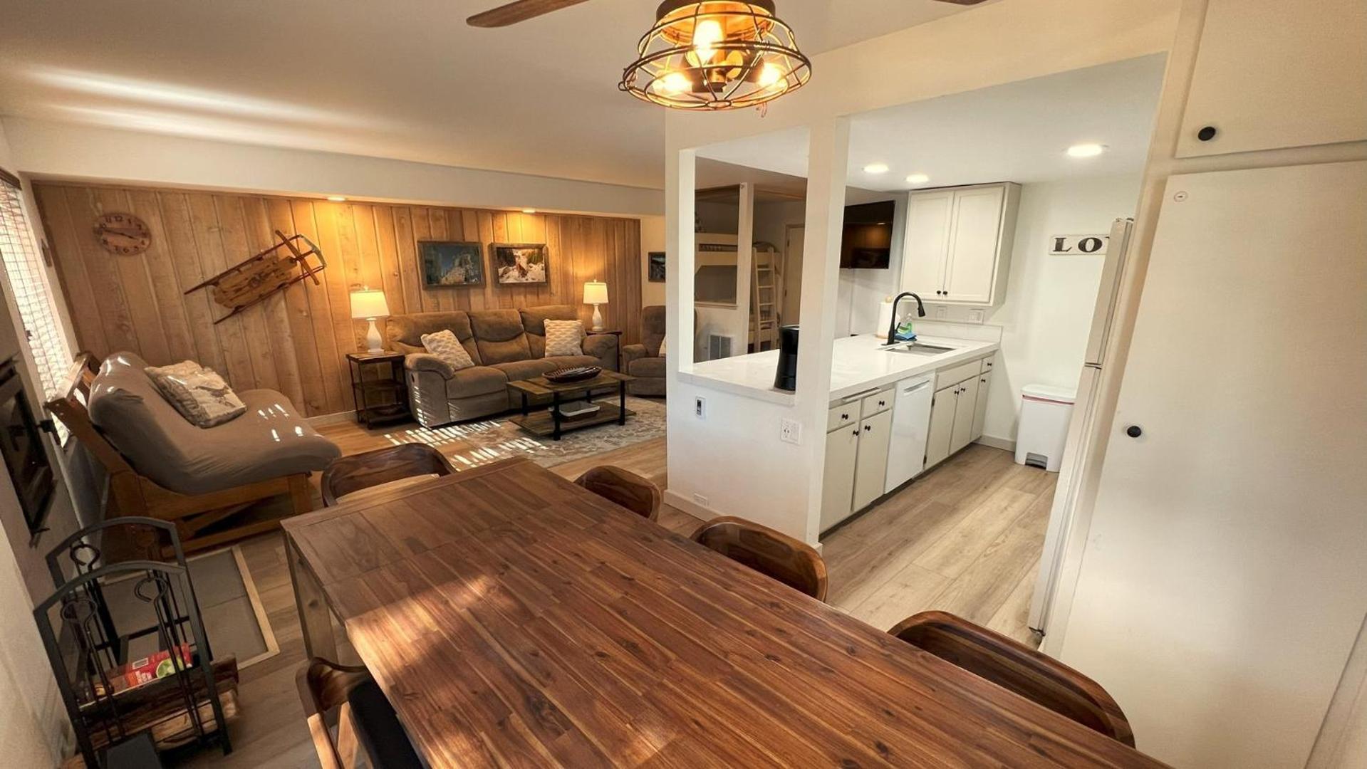 Standard Condos With Free Parking Мамът Лейкс Стая снимка